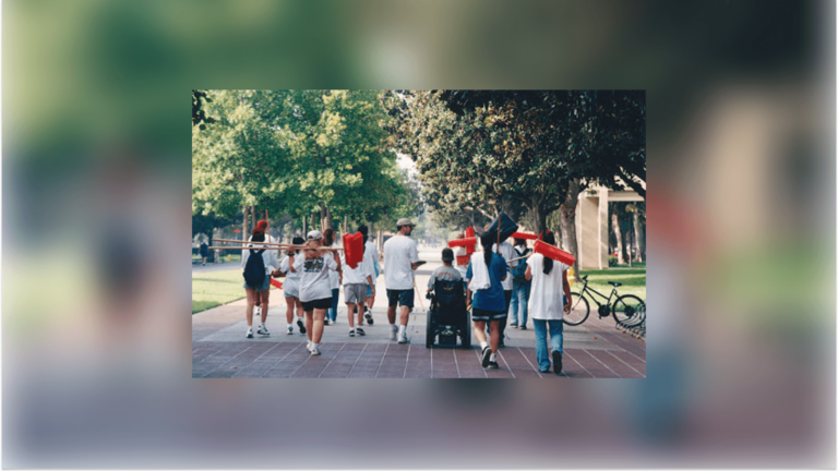 A group of Trojans volunteering together on campus.