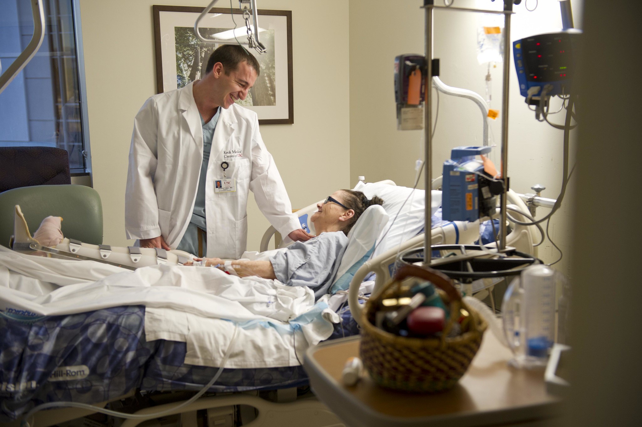 Students in the labs and workspaces of the Keck HSC. Photo by: Chris Shinn.